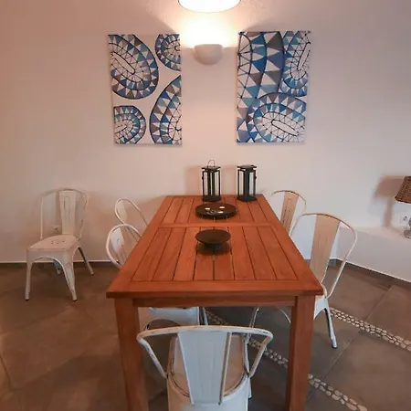 Grey House * Exámbela