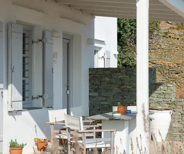 Grey House Exámbela