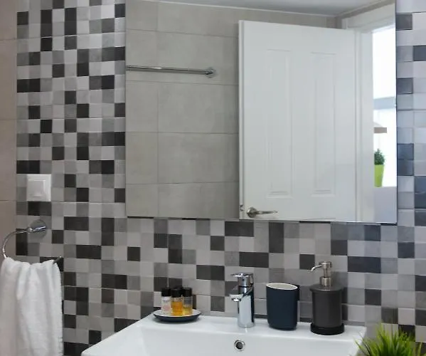 Grey House Hébergement de vacances *