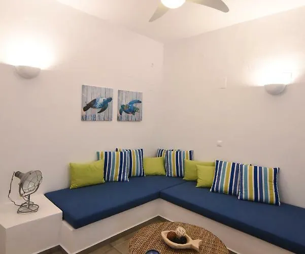 Grey House Exámbela