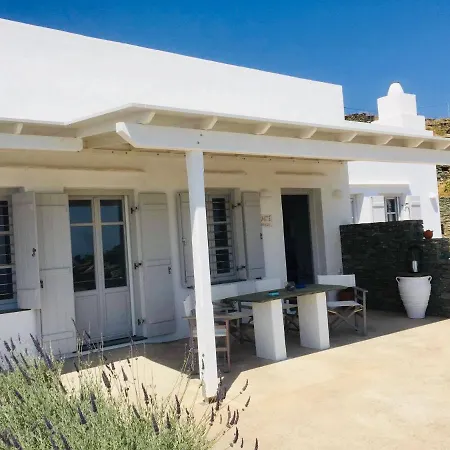 Semesterbostad Grey House Exámbela