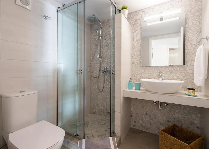 Semesterbostad Grey House *