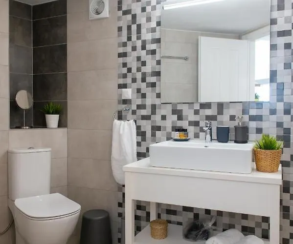 Grey House Semesterbostad